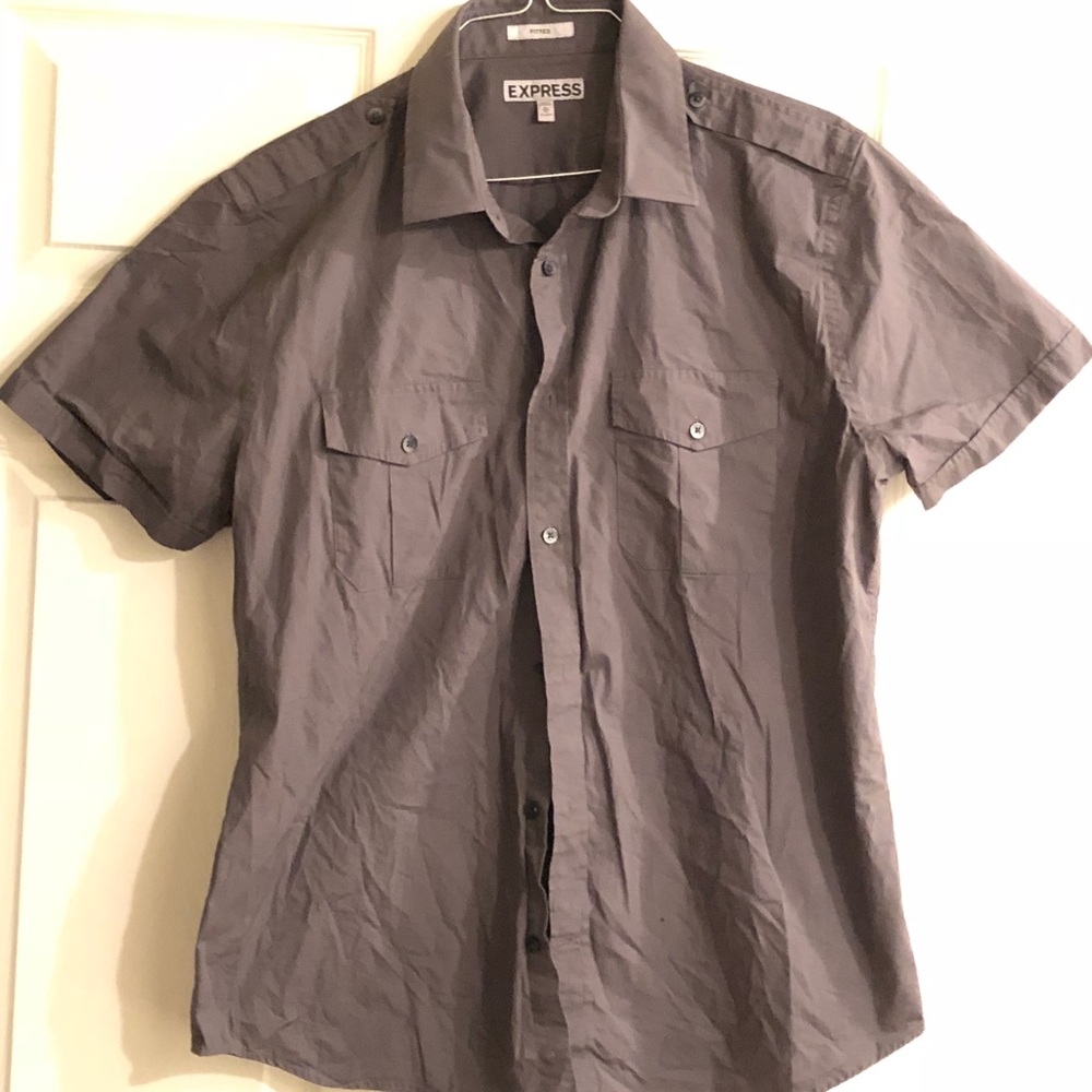 Fitted short sleeve Express button down shirt